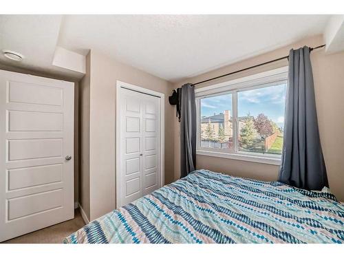 4101-2781 Chinook Winds Drive Sw, Airdrie, AB - Indoor Photo Showing Bedroom