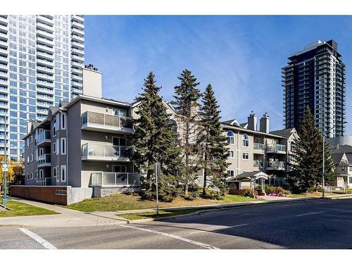 208-1528 11 Avenue Sw, Calgary, AB - Outdoor With Facade