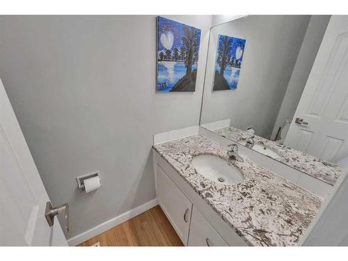 4239 58 Street Ne, Calgary, AB - Indoor Photo Showing Bathroom