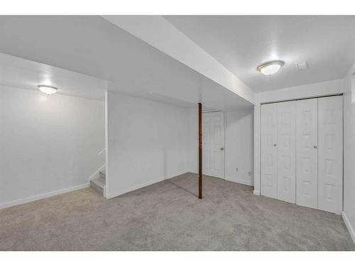 4239 58 Street Ne, Calgary, AB - Indoor Photo Showing Other Room