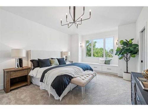 4804 5 Avenue Sw, Calgary, AB - Indoor Photo Showing Bedroom