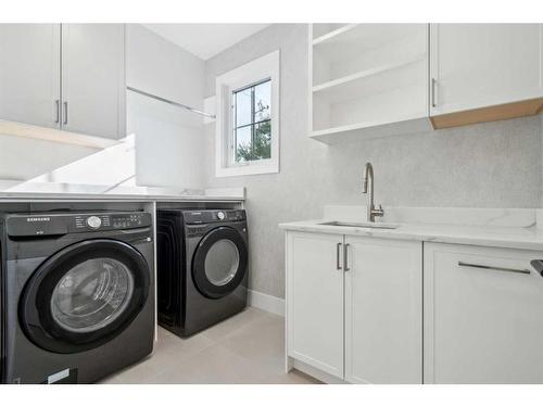 4804 5 Avenue Sw, Calgary, AB - Indoor Photo Showing Laundry Room