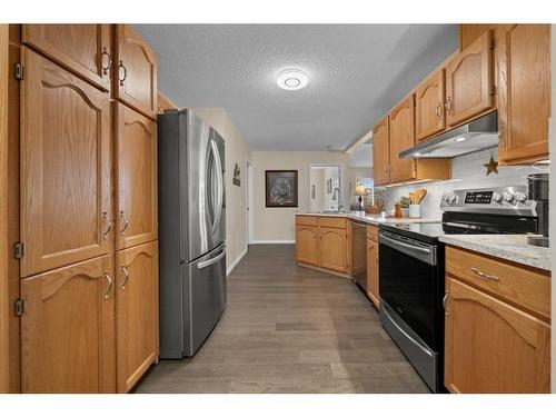 404-39 Hidden Creek Place Nw, Calgary, AB - Indoor Photo Showing Kitchen