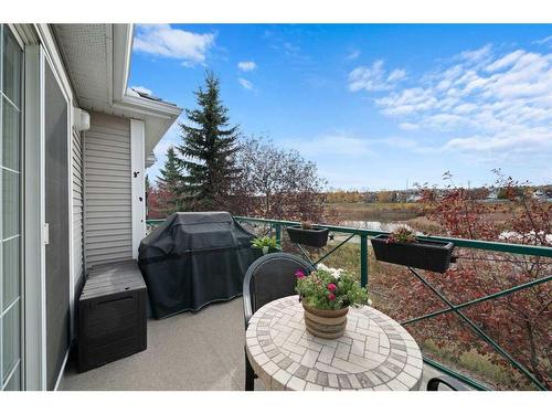 404-39 Hidden Creek Place Nw, Calgary, AB - Outdoor With Exterior