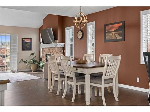 404-39 Hidden Creek Place Nw, Calgary, AB - Indoor Photo Showing Dining Room