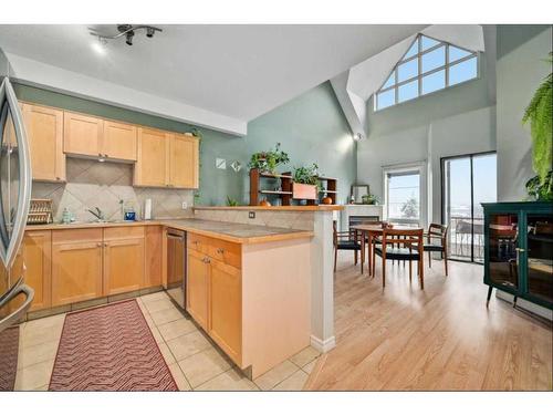 310-15204 Bannister Road Se, Calgary, AB - Indoor Photo Showing Kitchen