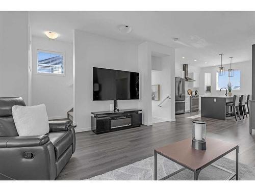 217 South Point Park Sw, Airdrie, AB - Indoor Photo Showing Living Room