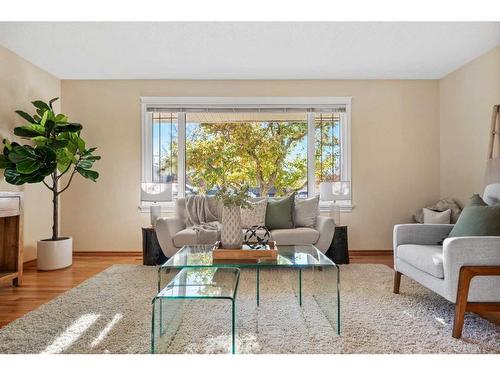 5842 Dalcastle Drive Nw, Calgary, AB - Indoor Photo Showing Living Room