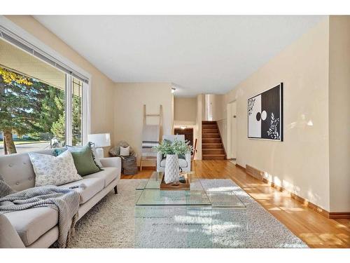 5842 Dalcastle Drive Nw, Calgary, AB - Indoor Photo Showing Living Room