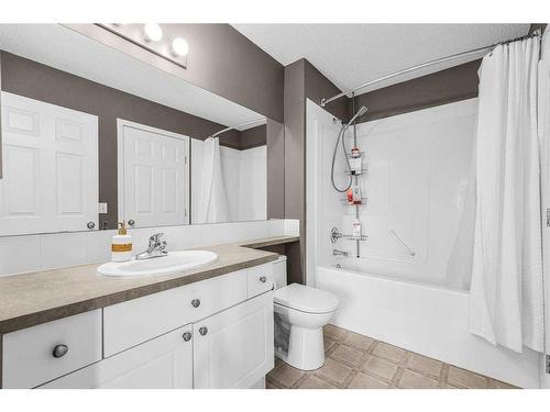 362 Copperfield Grove Se, Calgary, AB - Indoor Photo Showing Bathroom