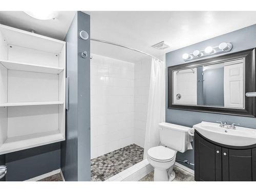 362 Copperfield Grove Se, Calgary, AB - Indoor Photo Showing Bathroom