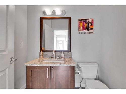 3118 38 Street Sw, Calgary, AB - Indoor Photo Showing Bathroom