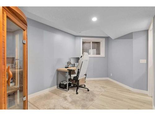 3118 38 Street Sw, Calgary, AB - Indoor Photo Showing Other Room