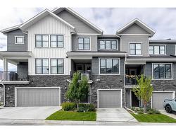 310 Crestridge Common SW Calgary, AB T3B 6J5