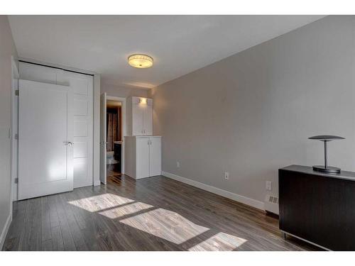 414-2204 1 Street Sw, Calgary, AB - Indoor Photo Showing Other Room