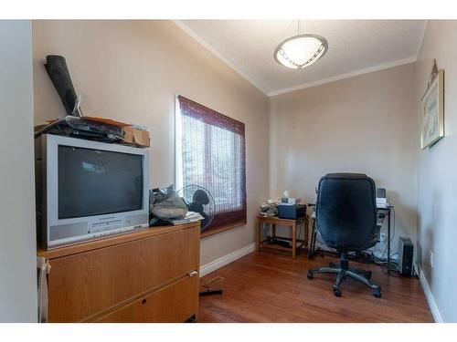 1218 Downie Street, Carstairs, AB - Indoor Photo Showing Office