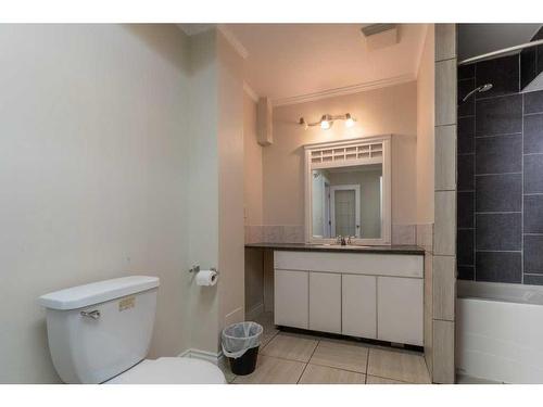 1218 Downie Street, Carstairs, AB - Indoor Photo Showing Bathroom