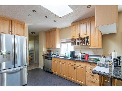 1218 Downie Street, Carstairs, AB - Indoor Photo Showing Kitchen