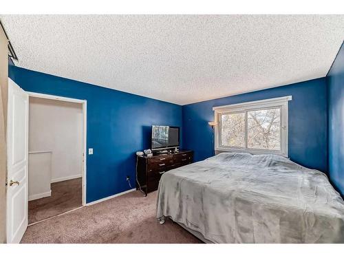 19-131 Templehill Drive Ne, Calgary, AB - Indoor Photo Showing Bedroom