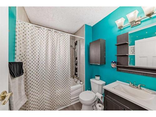 19-131 Templehill Drive Ne, Calgary, AB - Indoor Photo Showing Bathroom