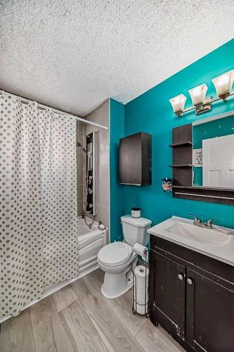 19-131 Templehill Drive Ne, Calgary, AB - Indoor Photo Showing Bathroom