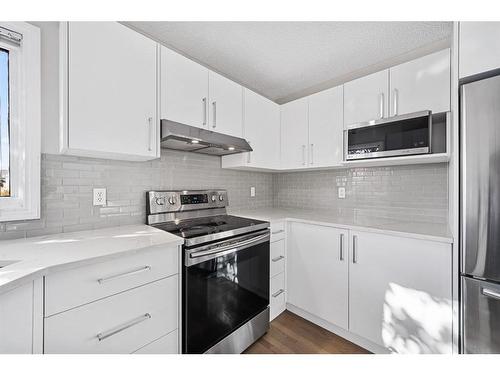 9051 Scurfield Drive Nw, Calgary, AB - Indoor Photo Showing Kitchen