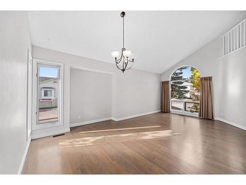 9051 Scurfield Drive Nw, Calgary, AB - Indoor Photo Showing Other Room