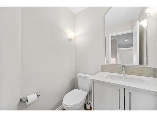 9051 Scurfield Drive Nw, Calgary, AB - Indoor Photo Showing Bathroom