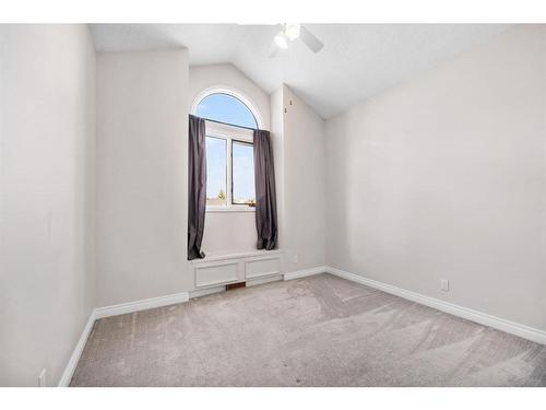 9051 Scurfield Drive Nw, Calgary, AB - Indoor Photo Showing Other Room