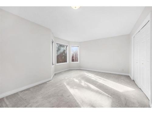 9051 Scurfield Drive Nw, Calgary, AB - Indoor Photo Showing Other Room