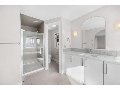 9051 Scurfield Drive Nw, Calgary, AB - Indoor Photo Showing Bathroom