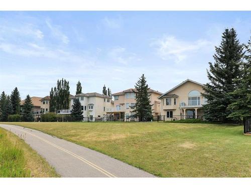 181 Hamptons Green Nw, Calgary, AB - Outdoor