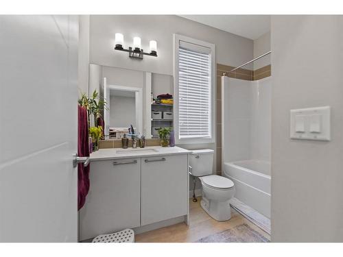 724 Redstone Crescent Ne, Calgary, AB - Indoor Photo Showing Bathroom