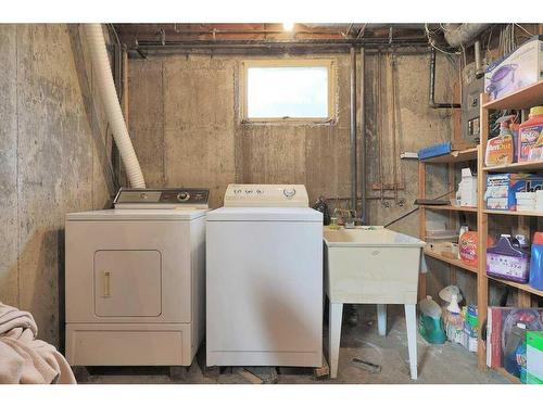 210 161 Avenue Nw, Edmonton, AB - Indoor Photo Showing Laundry Room