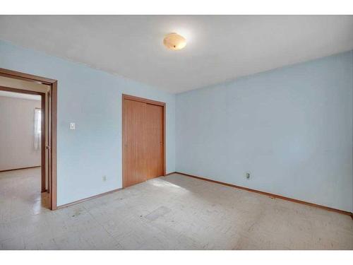 210 161 Avenue Nw, Edmonton, AB - Indoor Photo Showing Other Room