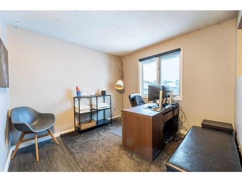 68 Bedford Circle Ne, Calgary, AB - Indoor Photo Showing Office