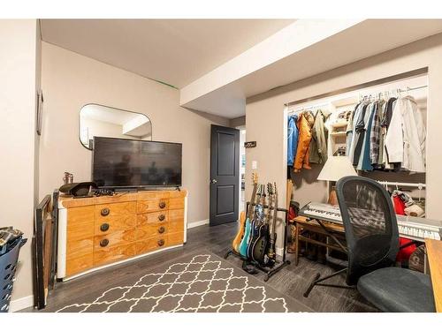 68 Bedford Circle Ne, Calgary, AB - Indoor