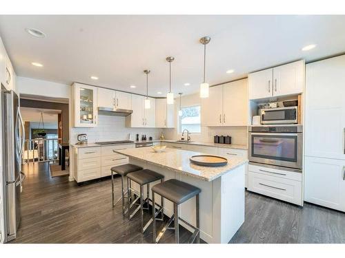 68 Bedford Circle Ne, Calgary, AB - Indoor Photo Showing Kitchen With Upgraded Kitchen