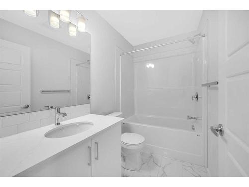 415-137 Red Embers Link Ne, Calgary, AB - Indoor Photo Showing Bathroom