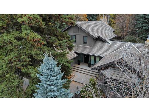 4 Baycrest Place Sw, Calgary, AB - Outdoor