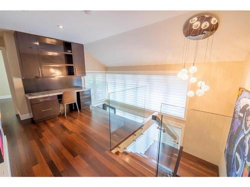 4 Baycrest Place Sw, Calgary, AB - Indoor