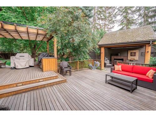 4 Baycrest Place Sw, Calgary, AB - Outdoor With Deck Patio Veranda With Exterior