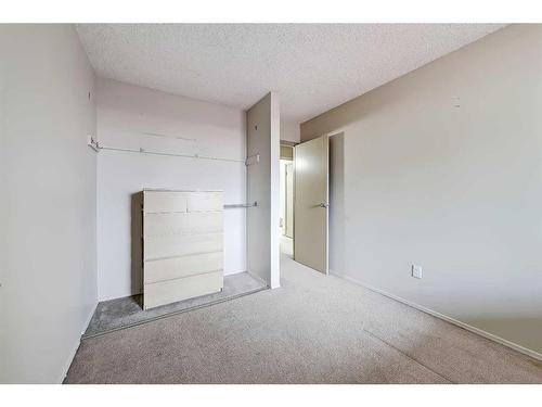 5312-315 Southampton Drive Sw, Calgary, AB - Indoor Photo Showing Other Room