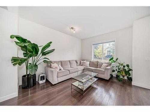 73-300 Marina Drive, Chestermere, AB - Indoor Photo Showing Living Room