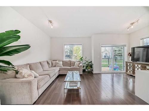 73-300 Marina Drive, Chestermere, AB - Indoor Photo Showing Living Room