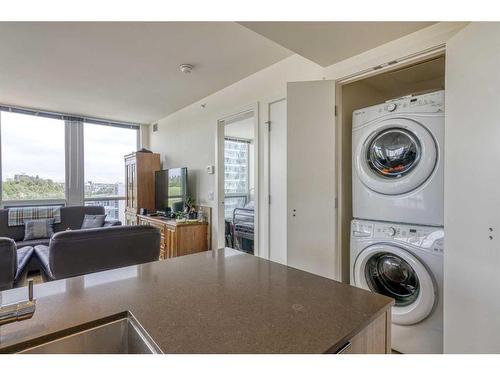 1102-128 2 Street Sw, Calgary, AB - Indoor Photo Showing Laundry Room