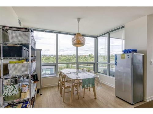 1102-128 2 Street Sw, Calgary, AB - Indoor Photo Showing Dining Room