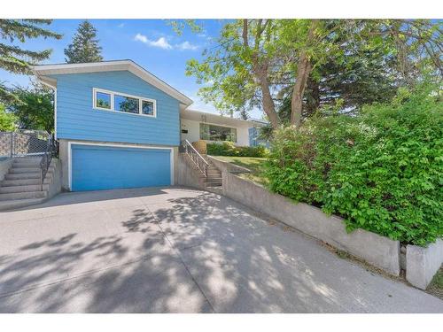 94 Cumberland Drive Nw, Calgary, AB - Outdoor