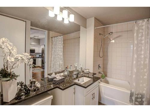 304-205 Riverfront Avenue Sw, Calgary, AB - Indoor Photo Showing Bathroom