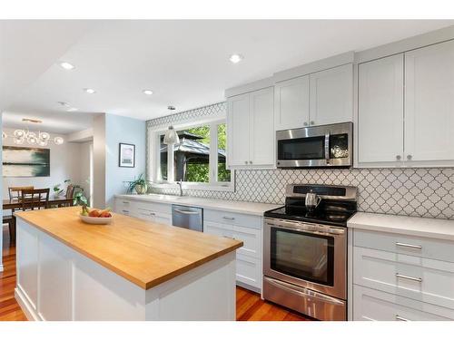 79 Woodfield Crescent Sw, Calgary, AB - Indoor Photo Showing Kitchen With Stainless Steel Kitchen